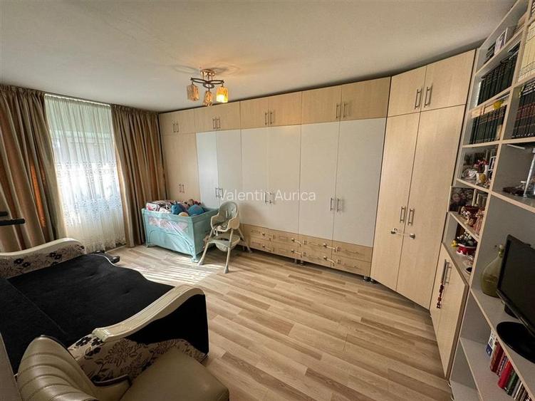 Apartament 3 camere , zona Liceul Pedagogic, etaj 3, mobilat si utilat