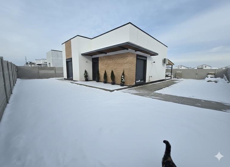 Casa stil mediteranean ,(zona de intrare in Comuna) - 1