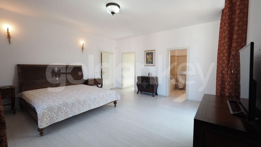 Vila cu finisaje moderne in complex rezidential - 11