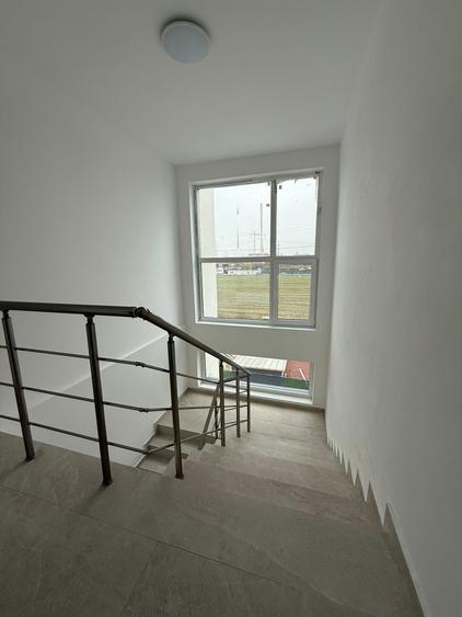 Apartament cu 3 camere - 2 bai { Soseaua Leordeni } - 17