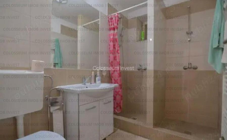 Apartament 3 camere, decomandat - zona Centru Civic..