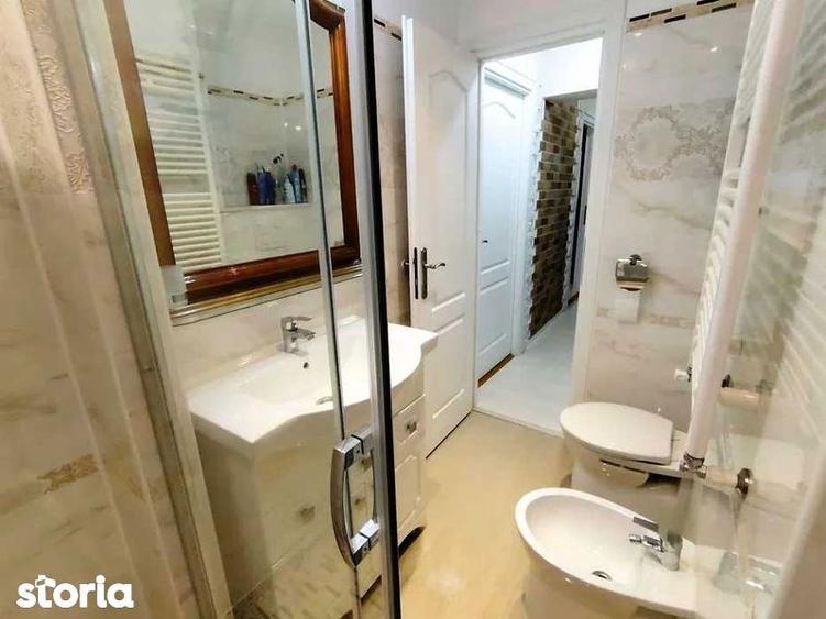 Apartament cu 3 camere decomandat în Hipodrom