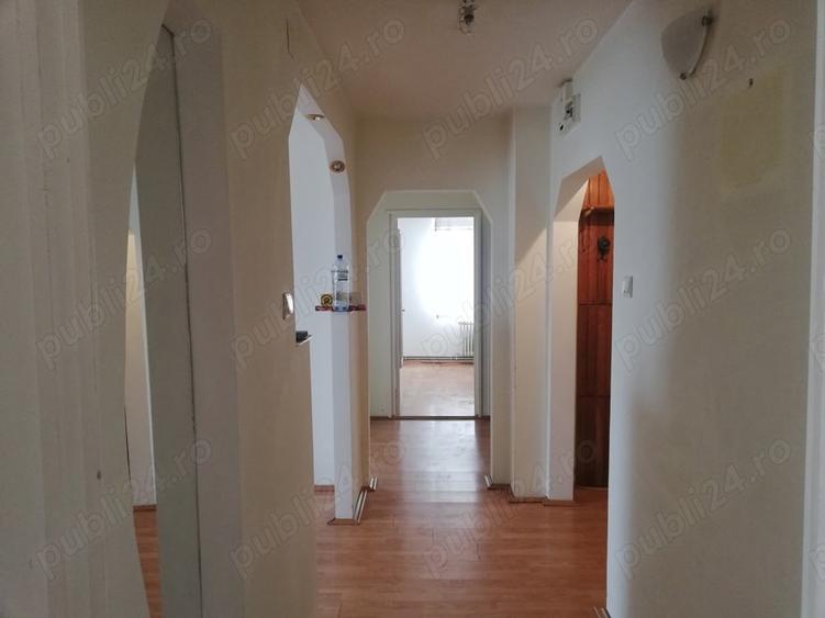 Vand apartament cu 3 camere - 1