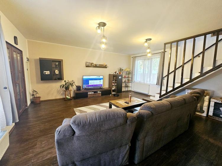 Casa Modernă, curte cu foișor-Mogoșoaia,  Șos. Bucuresti-Targoviste - 6