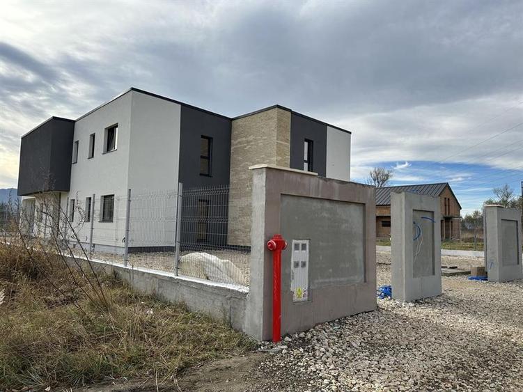 Casa 4 Camere Cartierul Stupini - 9