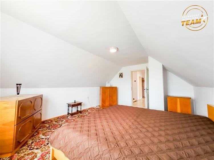 Tur 3D! Resedinta notabila,pe armonios cadru natural,distinse faciliati,Central, - 24