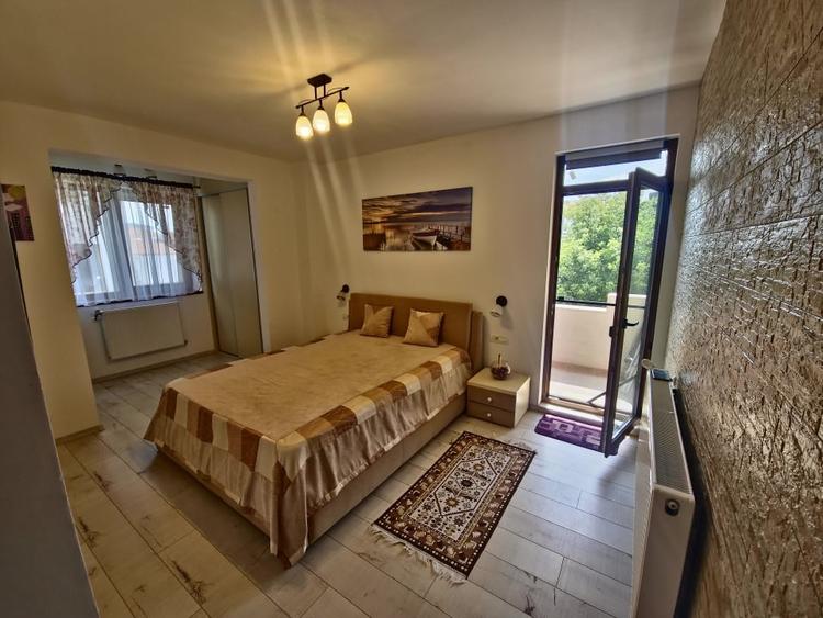 Apartament cu 3 camere decomandat în Primo