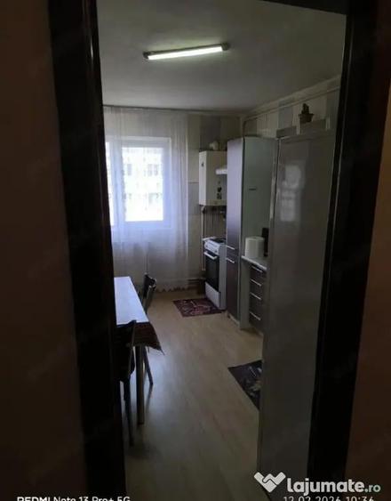 Apartament 3 camere, semidecomandat - zona Noua - 1