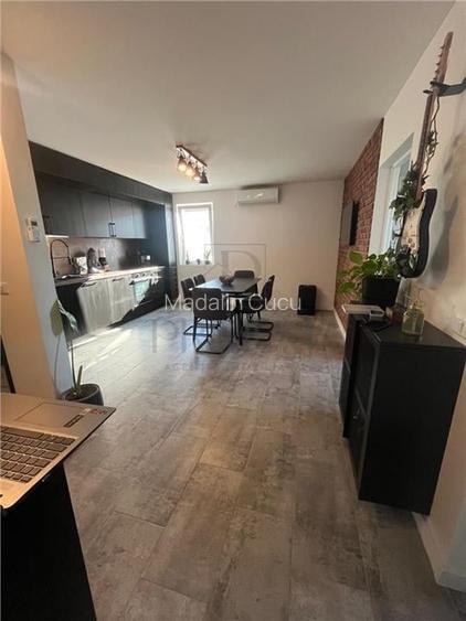 GIROC - 3 CAM - LOC PARCARE - INCALZIRE PARDOASEALA - UTILAT/MOBILAT MODERN