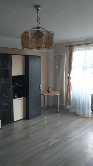 Inchiriez apartament 2 camere - 3