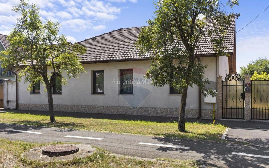 Casa noua 246 mp cu teren 1363 mp de vanzare Sannicolau...