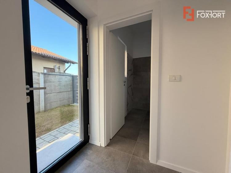 Duplex cu 5 camere cu Canalizare în Săcălaz