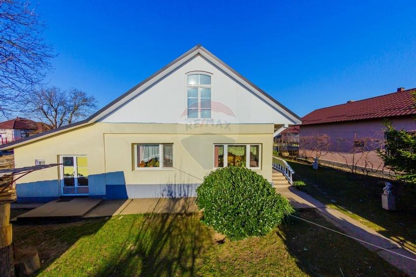 DE VANZARE Oportunitate rară proprietate cu 2 case zona Ulmeni - 6