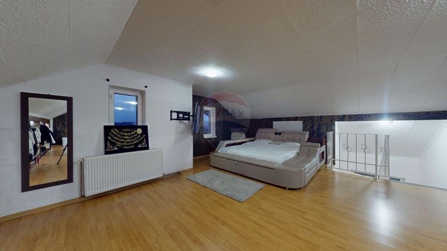 Casă/Vilă individuală | P+E+M | Teren 1075 mp | Cristian - 16