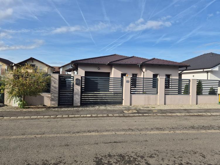 Vila parter, mobilată și utilată, Via Carmina, Arad, comision 0 - 20