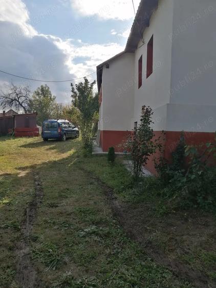 Casa renovata situata pe E81 ideala pentru o familie tanara ,familie seniori sau casa de vacanta - 7
