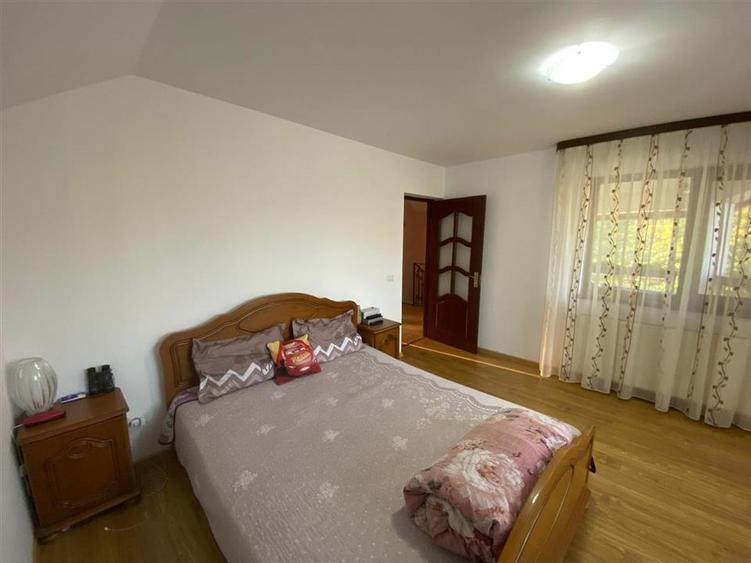 CASA DE VANZARE ZONA MONTANA - 18