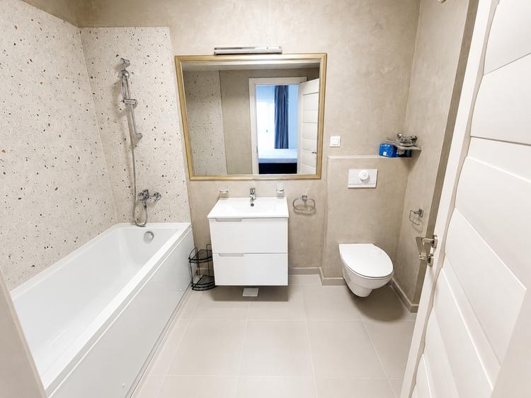 Apartament cu 3 camere decomandat în Faleză