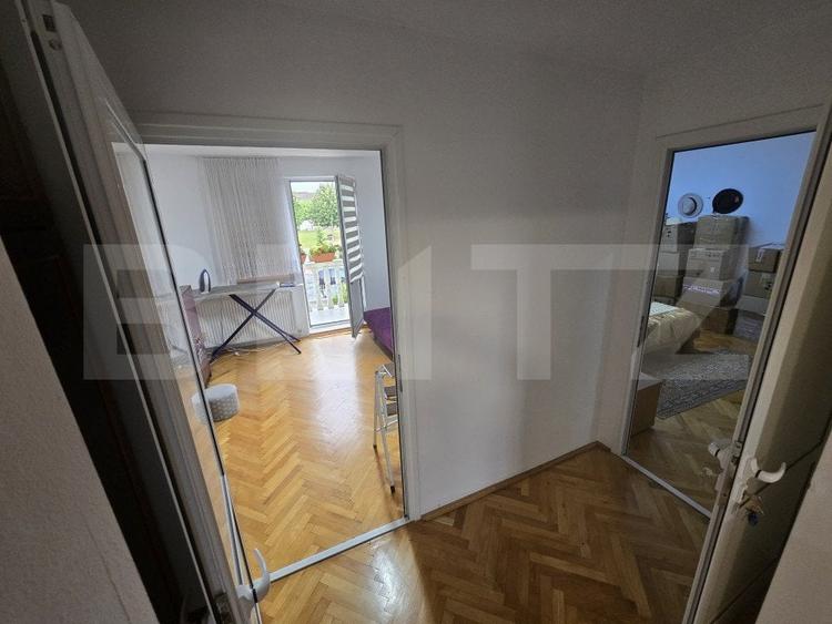 Casă individuală cu 9 camere cu Canalizare în Cetate