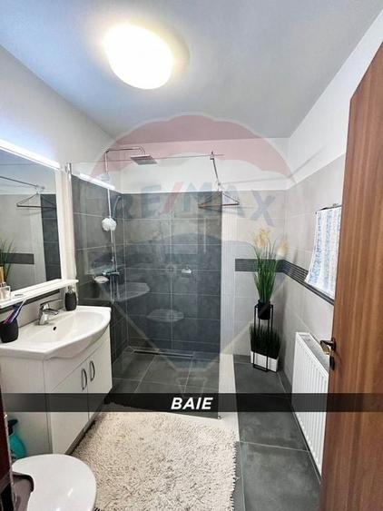 Apartament cu 4 camere decomandat, mobilat în Traian