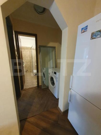 Apartament cu 2 camere semidecomandat, mobilat în Micro 6
