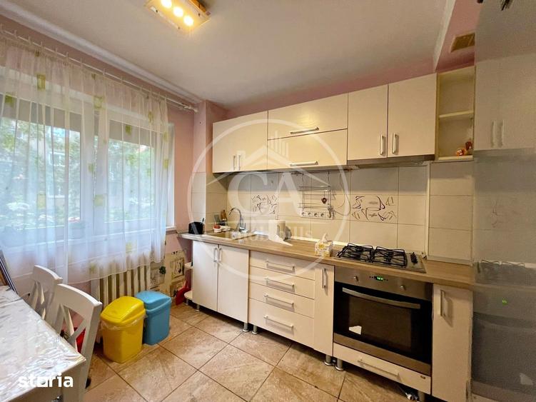Apartament cu 3 camere decomandat în Rogerius