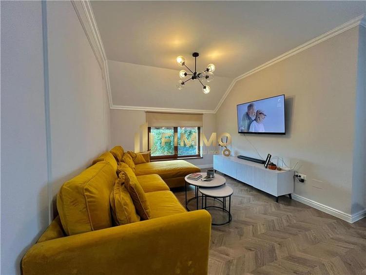 Casă individuală cu 7 camere cu Teren 800 Mp în Sfântu Ilie