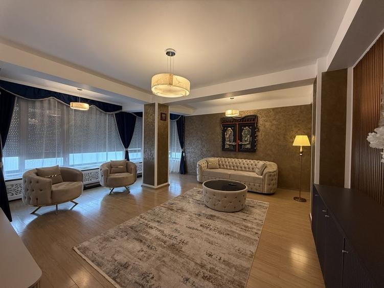 Apartament cu 3 camere decomandat, mobilat în Faleză