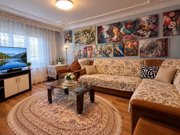 Apartament cu 4 camere decomandat în Exterior Vest