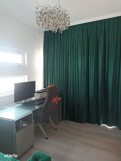 Casă cu 4 camere cu Teren 300 Mp în Curtești