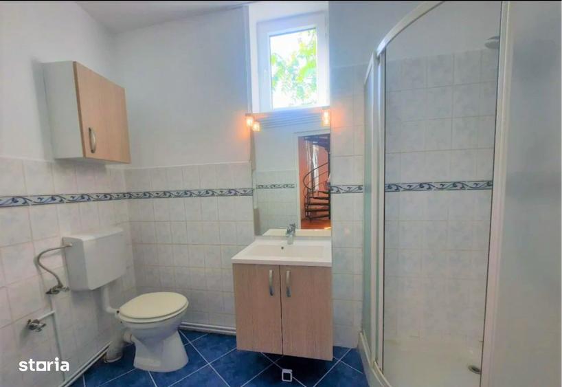 Apartament cu 3 camere decomandat în Exterior Vest