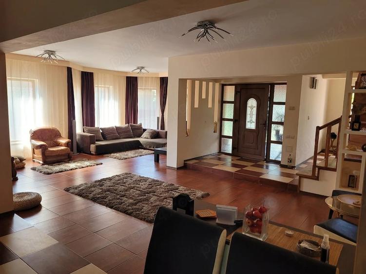 Casă cu Teren 1475 Mp în Blejoi