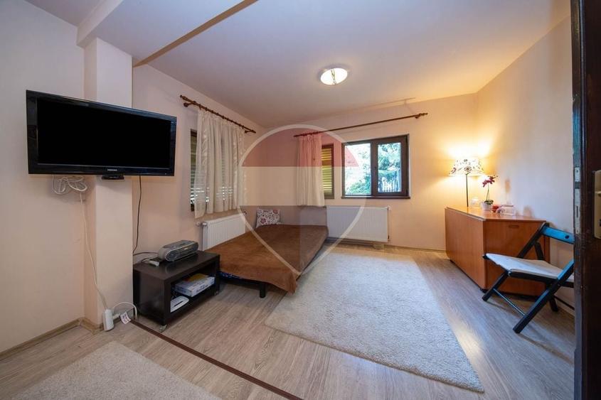Casă individuală cu 3 camere cu Teren 214 Mp în Central