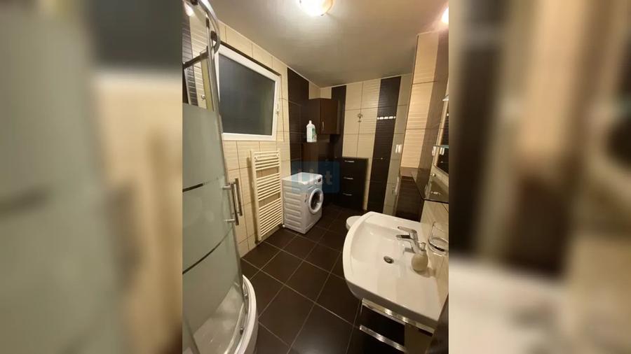 Apartament cu 3 camere semidecomandat, mobilat în Bună Ziua