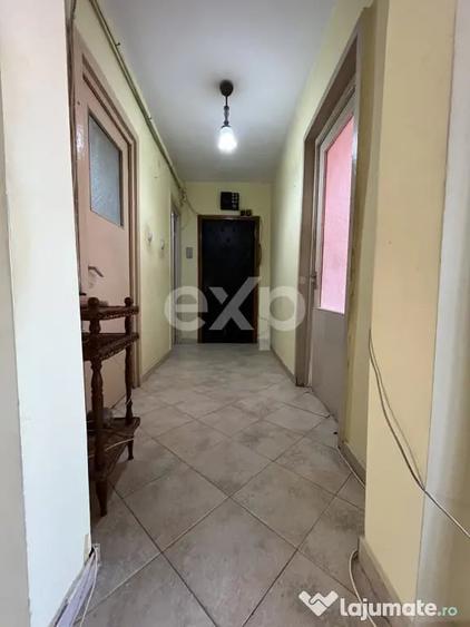 Apartament cu 3 camere decomandat în Central