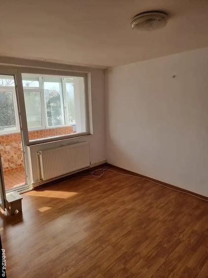 Apartament de vanzare - 4