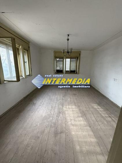 Casa individuala 3 camere Vanzare Barabant cu 1096 mp. toate utilitatile - 1