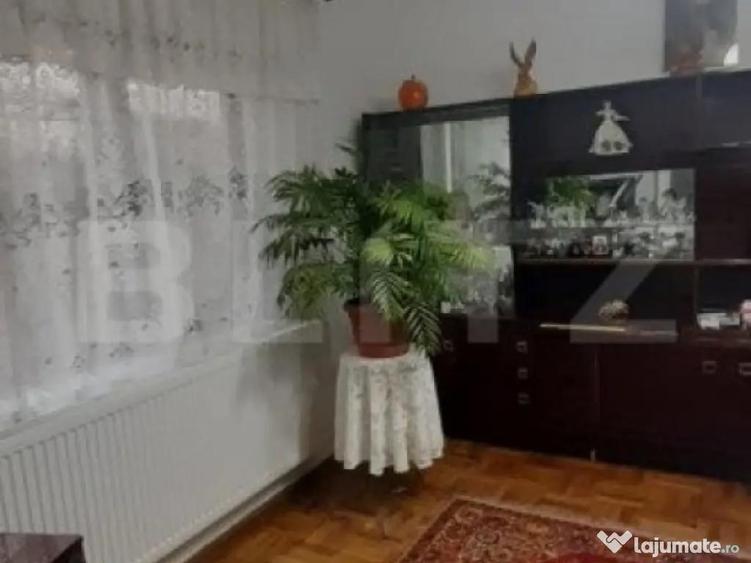 Casa de vanzare, cu 3 camere, 138 mp, zona Calea Domneasca - 2