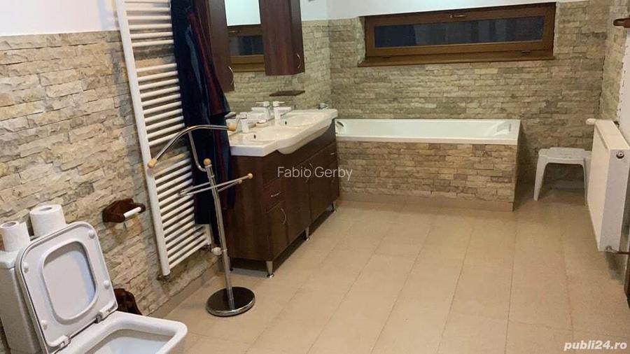 Proprietarul inchiriaza o camera de 40 m