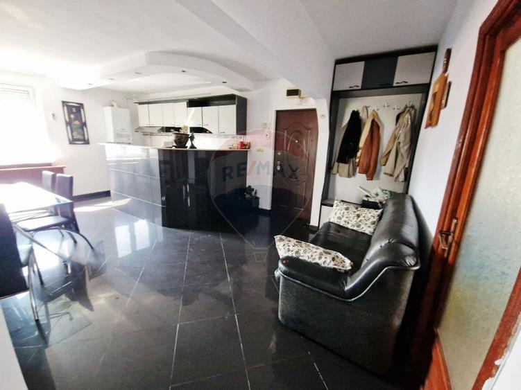 Apartament spațios cu balcon – P. Neamț - 11