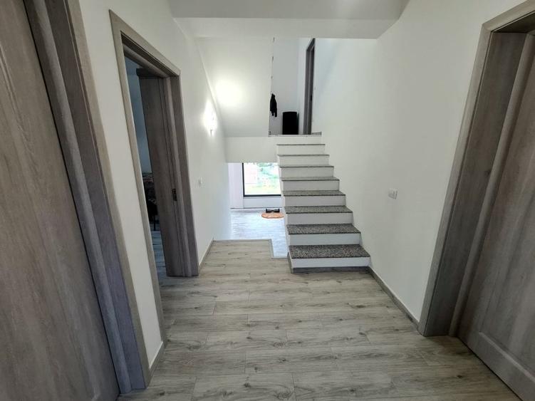 Manta Roșie, casă nouă în stil cubic,  priveliște deosebită spre oraș - 6