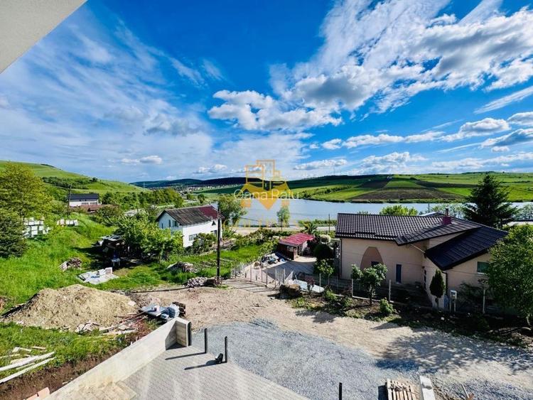 Casă tip duplex de vânzare, 4 camere, suprafață teren 200 mp, Chinteni