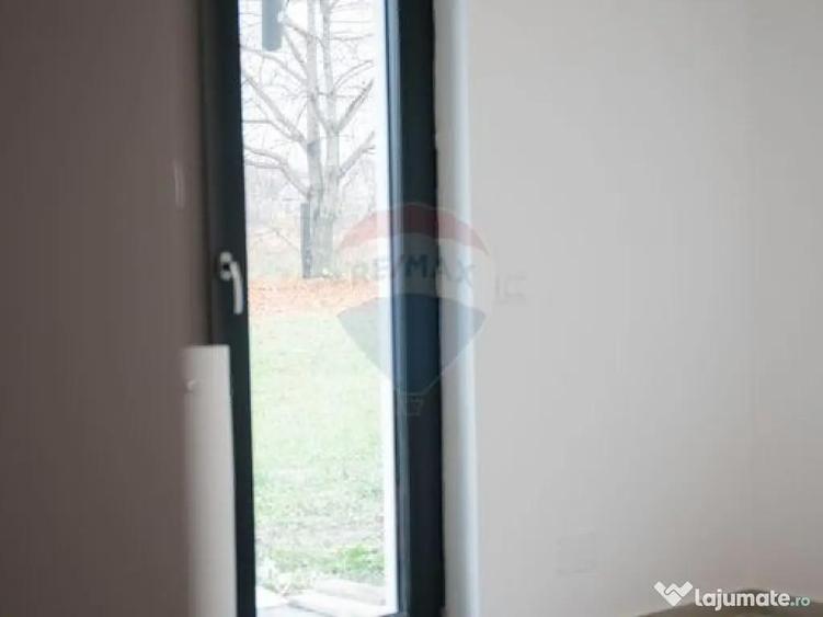 Casa / Vila cu 5 camere de vanzare - 3