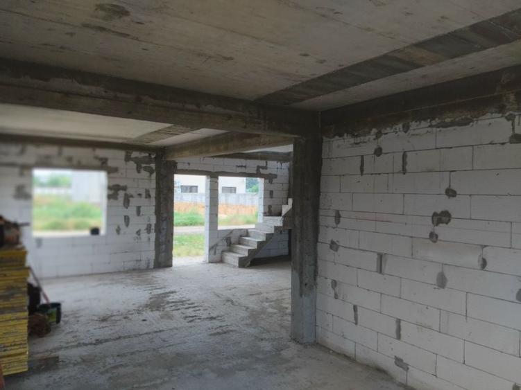 Casa de vanzare la rosu P+1E in Constanta 2026 - 5