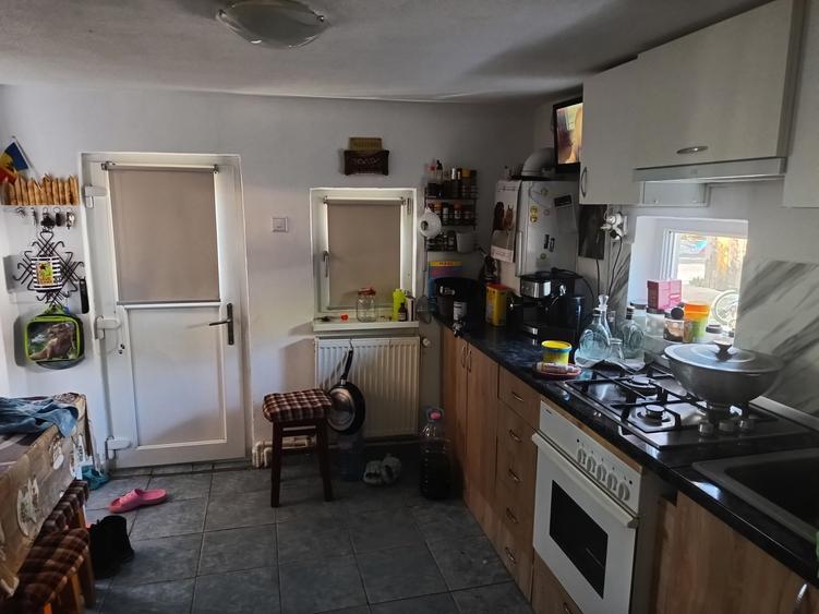 Casa 3:camere , bucatarie,baie,teren,la 8,5 km de Selgros Craiova - 7
