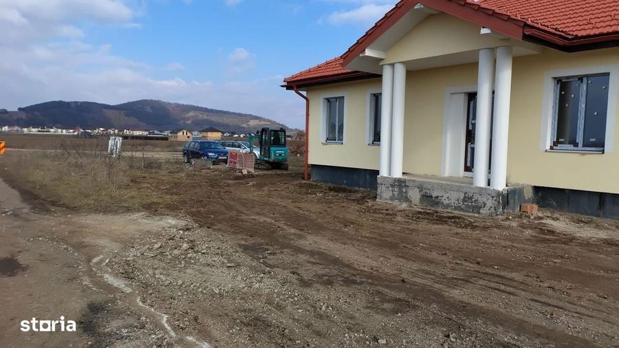 Casa | Zona Sanpetru | Constructie Noua | 512 Mp Teren - 1