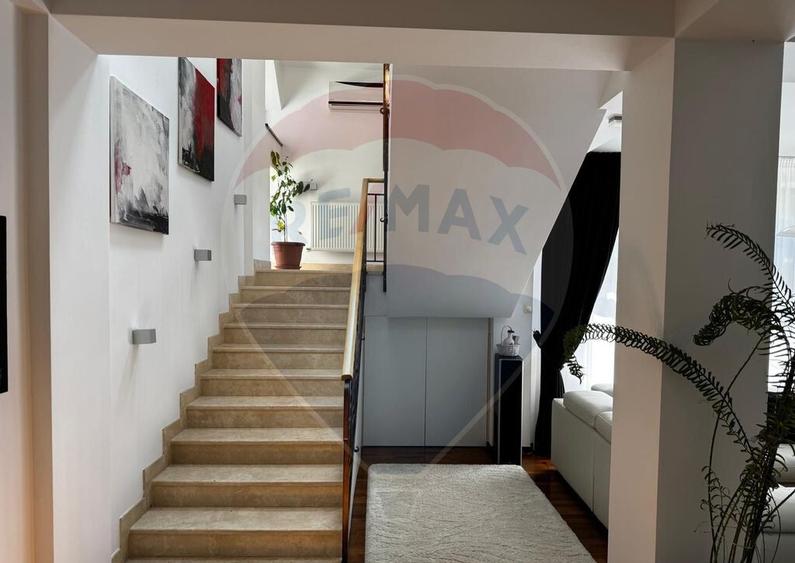 Casa / Vila cu 5 camere de vanzare - 8