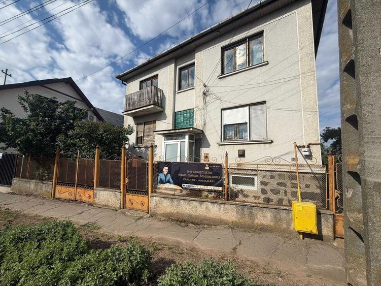 Casa P+1 cu teren 500 mp, garaj subteran si toate utilitatile Strada Traian, Carei 0 % comision - 3
