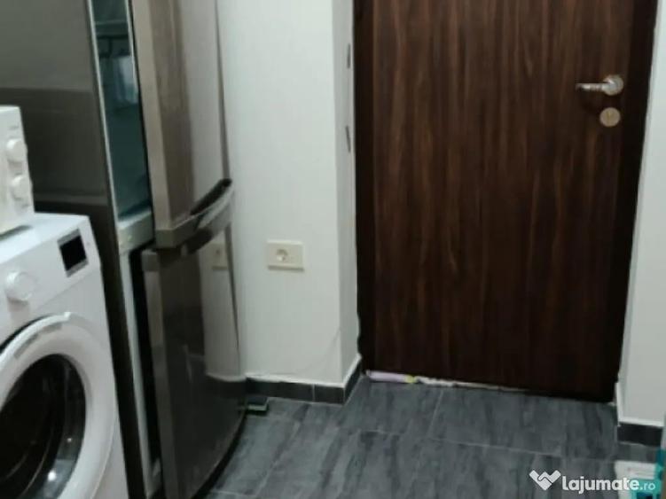 Garsoniera situata in zona FAR - 12