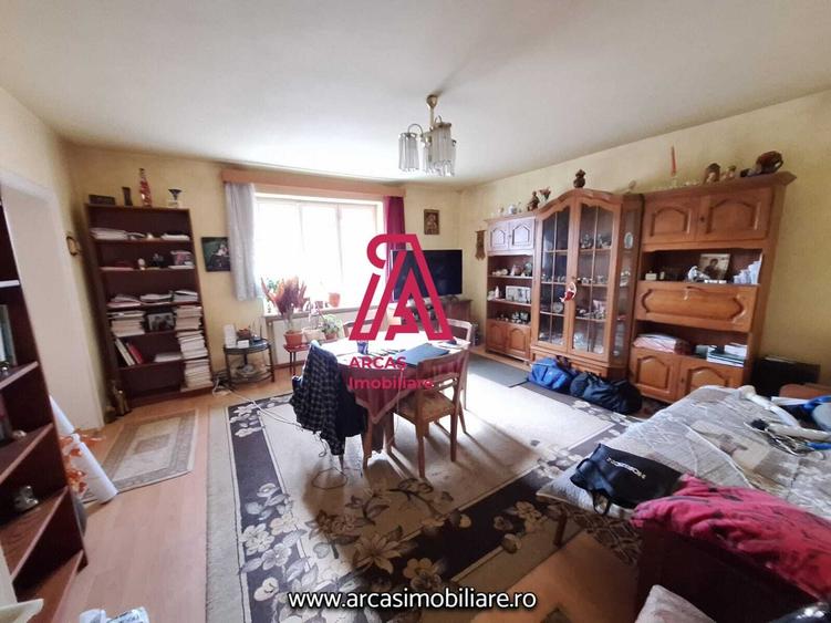 Casa de vanzare 7 camere, teren 1000 mp Sub Arini! - 6